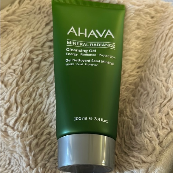 AHAVA Mineral Radiance Cleansing Gel - Picture 1 of 2